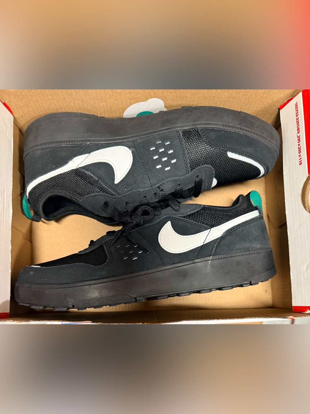 Nike City size 7 youth or 8.5 women